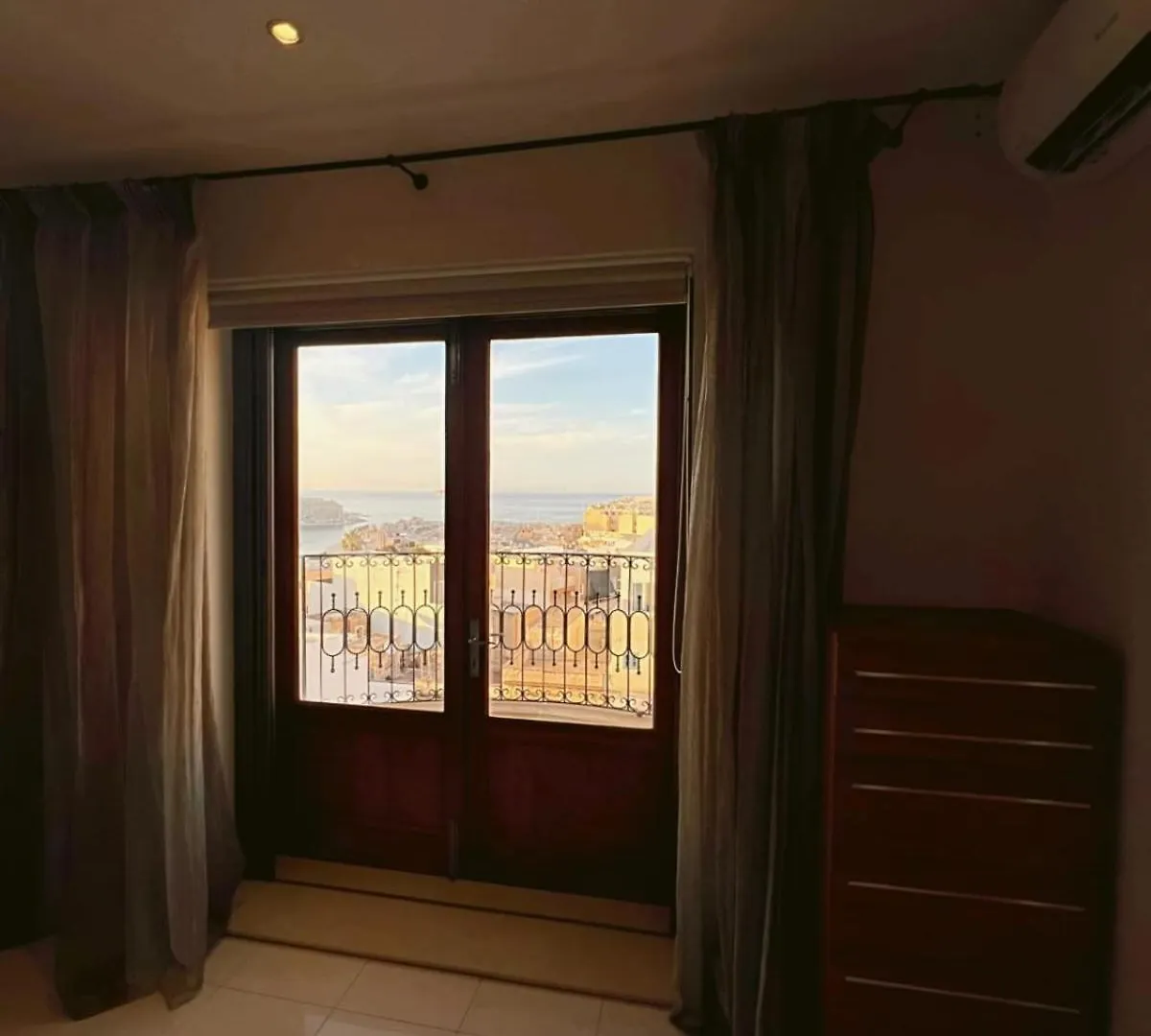 Spacious 4-Bedroom Apartment With Sea View Saint Julian's Malta