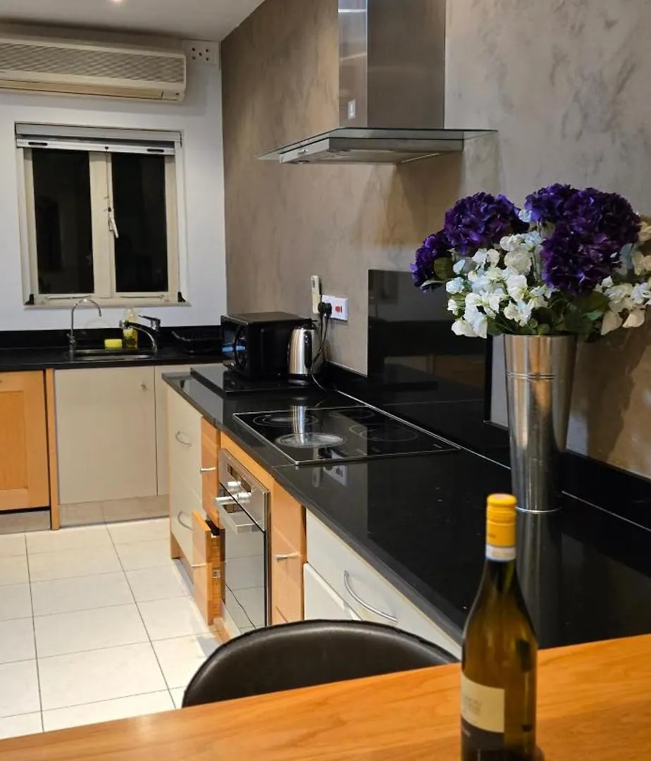 Spacious 4-Bedroom Apartment With Sea View Saint Julian's 0*,
