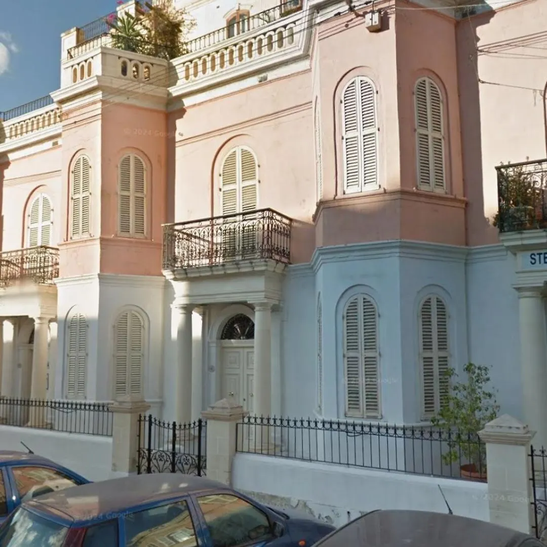 Spacious 4-Bedroom Apartment With Sea View Saint Julian's